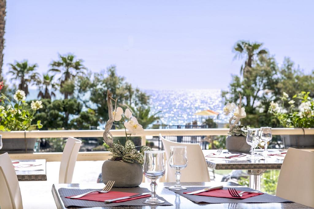 Hotel Club Oustal Del Mar Le Lavandou Exterior photo